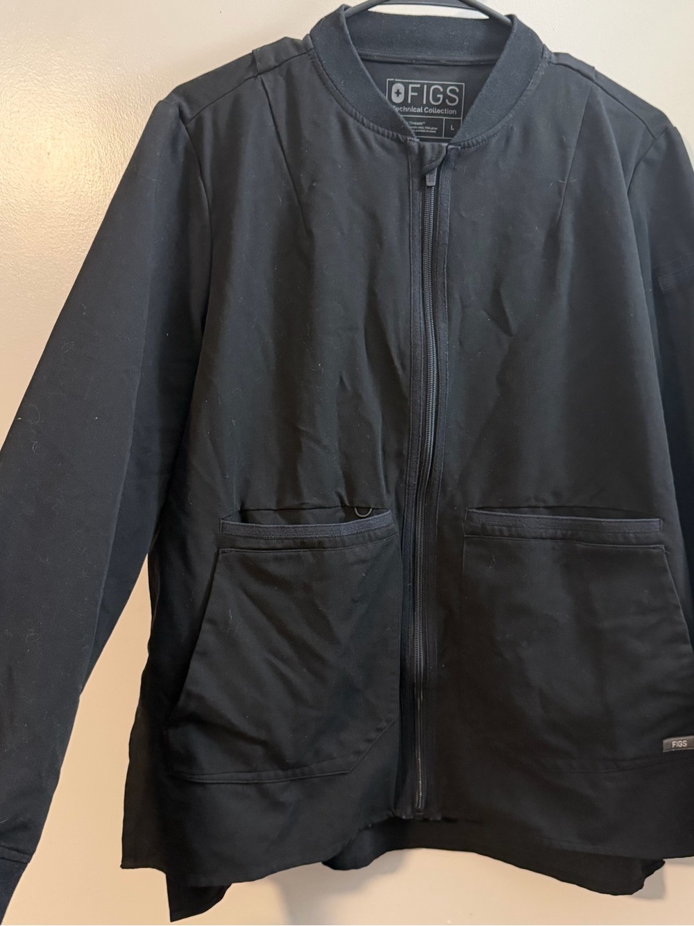 FIGS Women’s Black Scrub Jacket - Zip Front